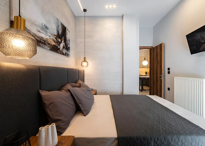 P Deluxe Suites 8